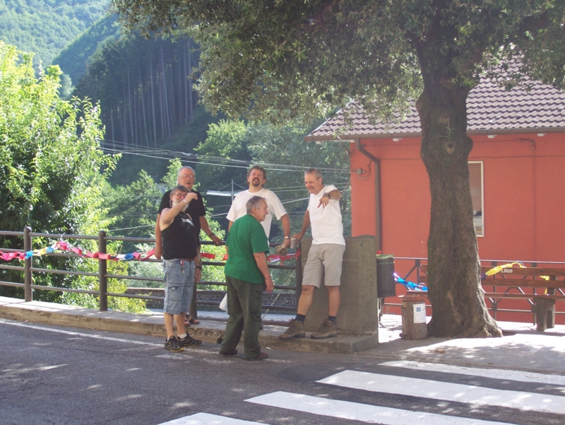  Image name: Persone002.jpg 
 width: 800 pixel 
 height: 601 pixel 
 Size: 457774 bytes 
 Click to enlarge 